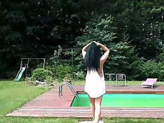 This is how a Homemade Outdoor PAWG Brunette Video Looks